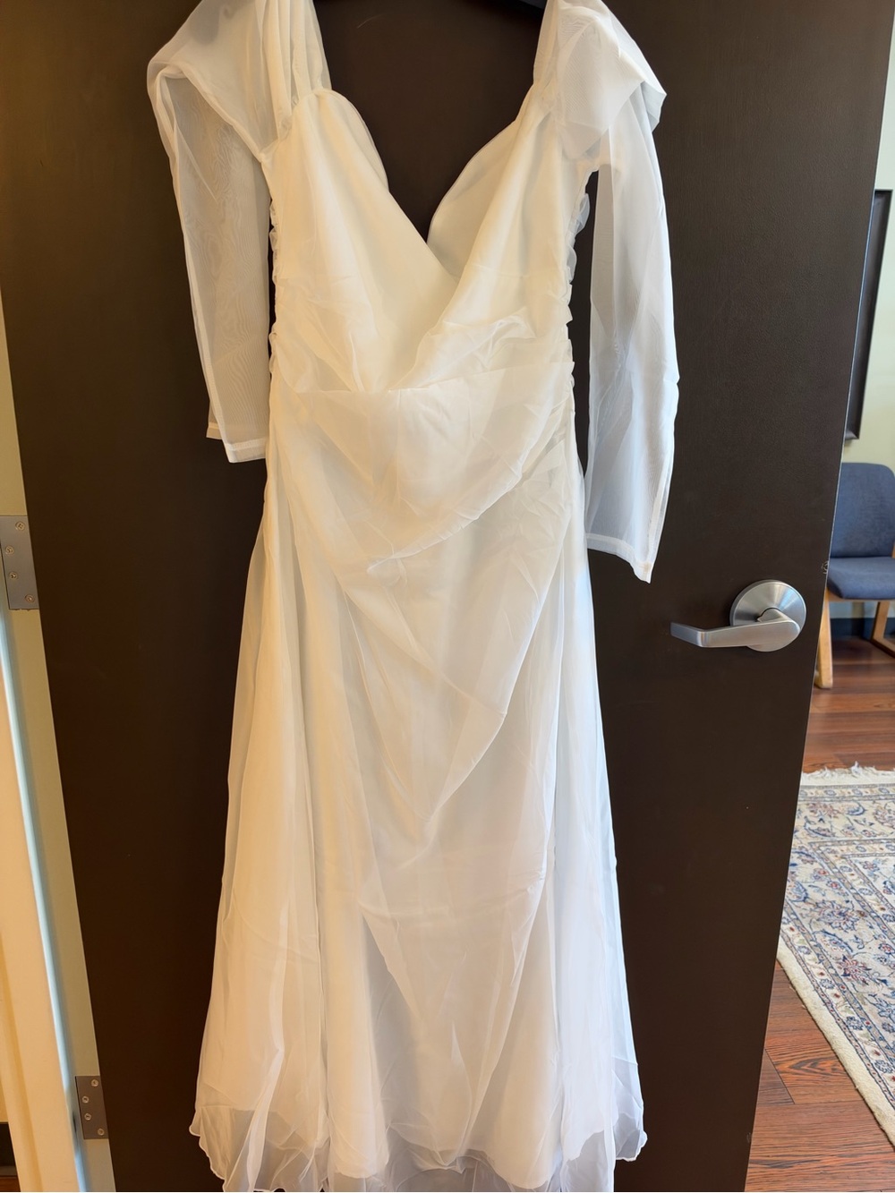 Elegant White Long-Sleeve Chiffon Dress